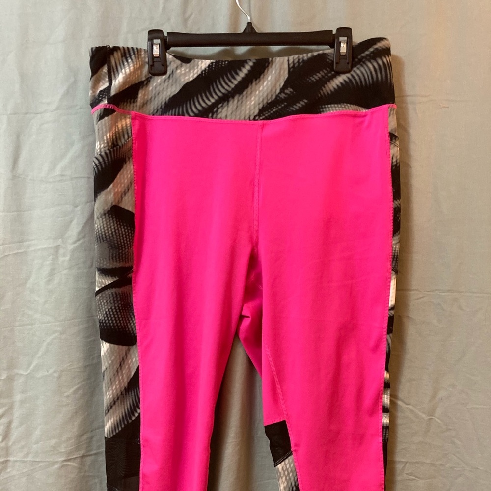 Cropped compression/yoga pants - RISE by Lularoe
